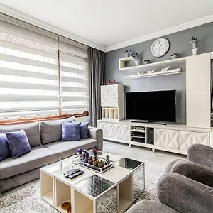 https://cozy-flat-near-various-popular-attractions-in-moda.istanbul-turkeyhotels.com